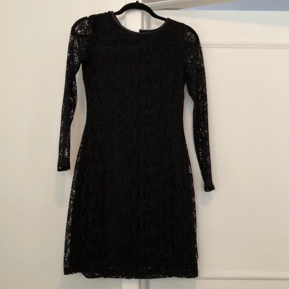✨Little, black long sleeve dress✨